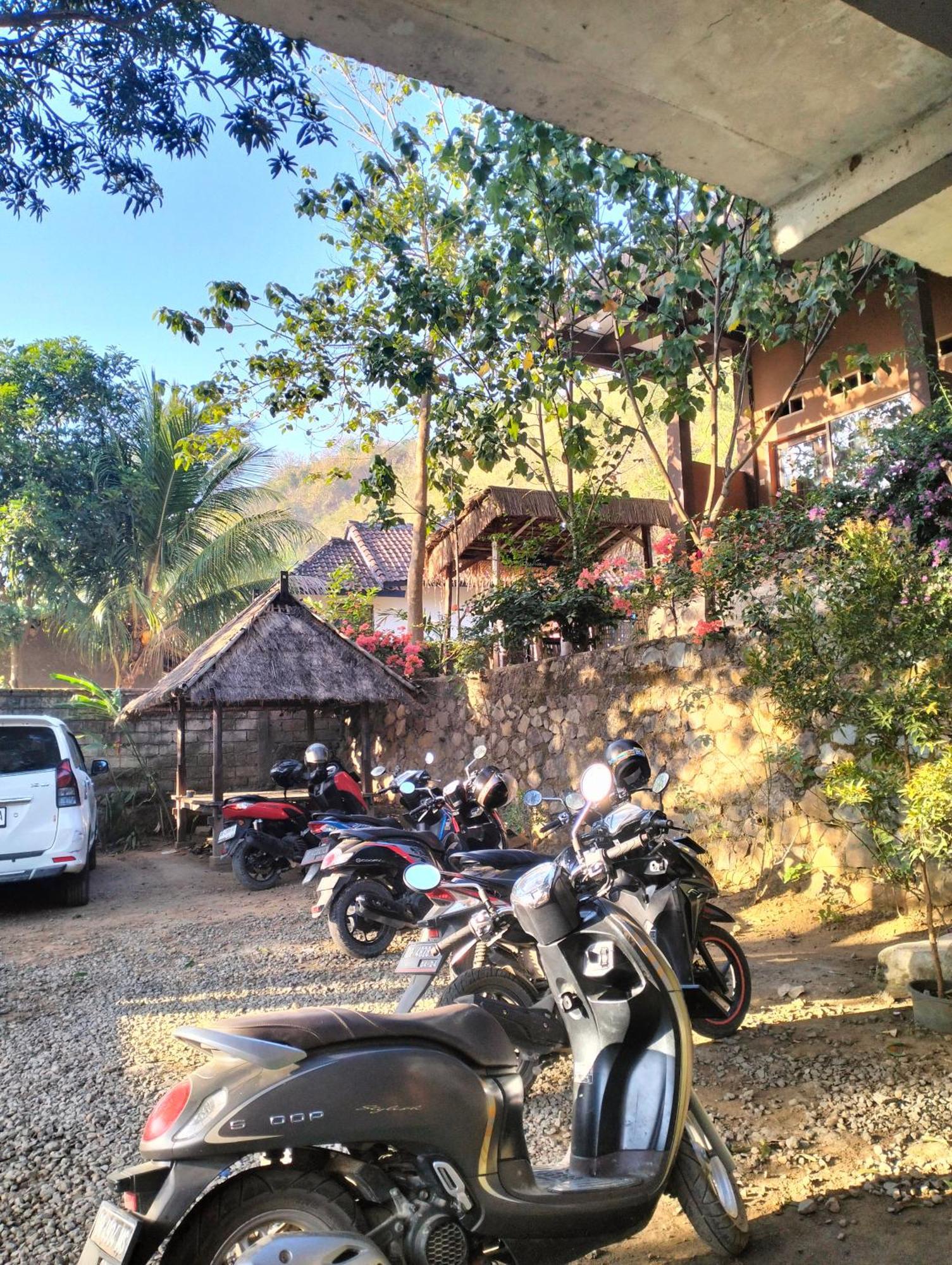 Fullmoon Homestay Kuta  Exterior photo