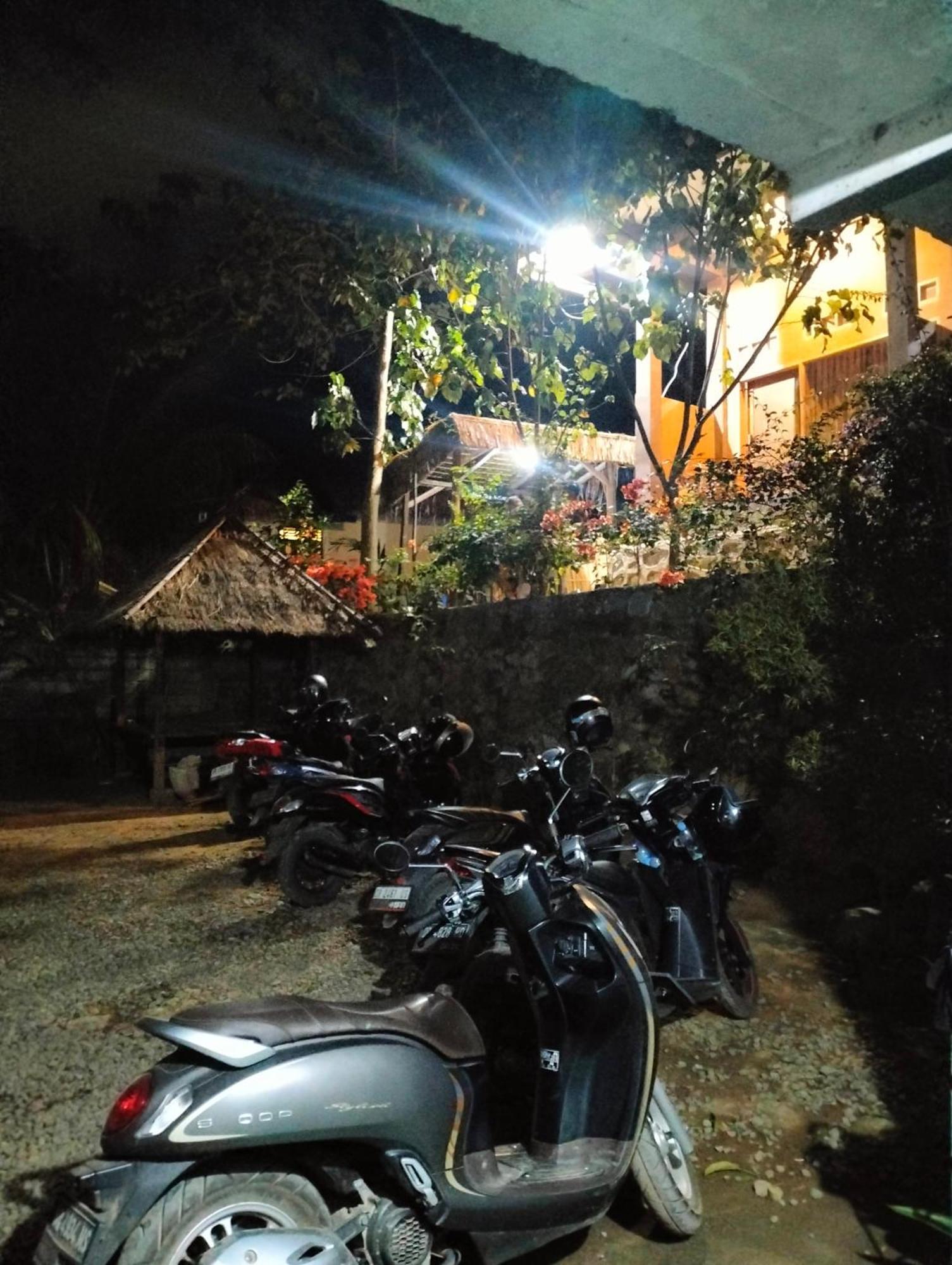 Fullmoon Homestay Kuta  Exterior photo